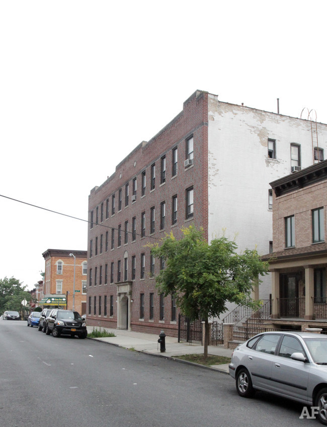 Sunset Park 601 40th St, Brooklyn, NY 11232