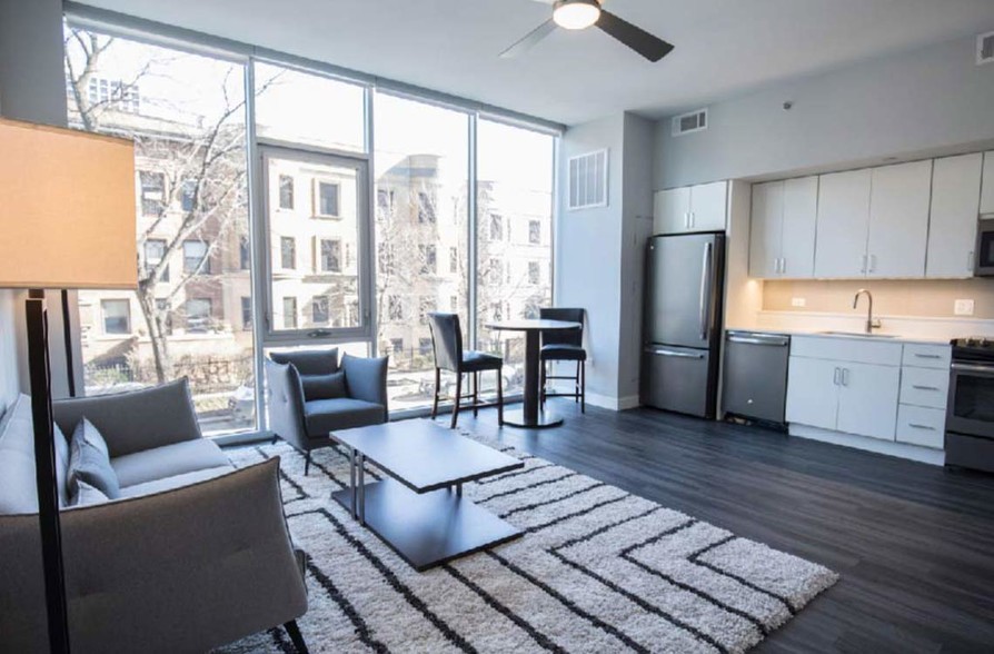 The Montrose Apartments 4334 N Hazel St, Chicago, IL 60613