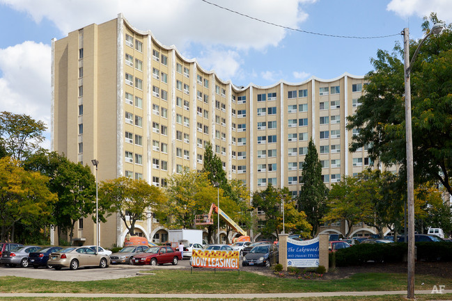 The Lakewoods Apartments