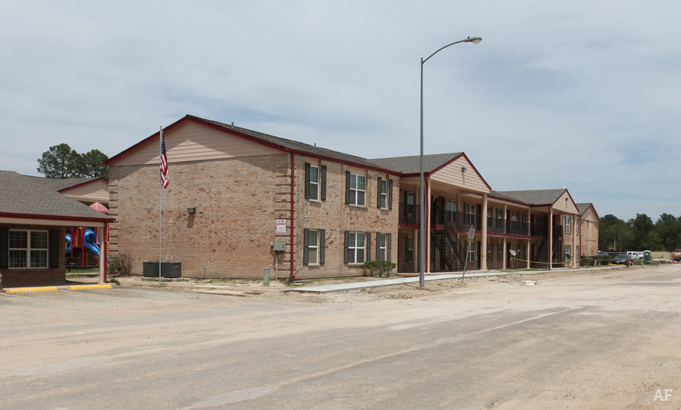 COUNTRYSIDE VILLAGE APARTMENTS