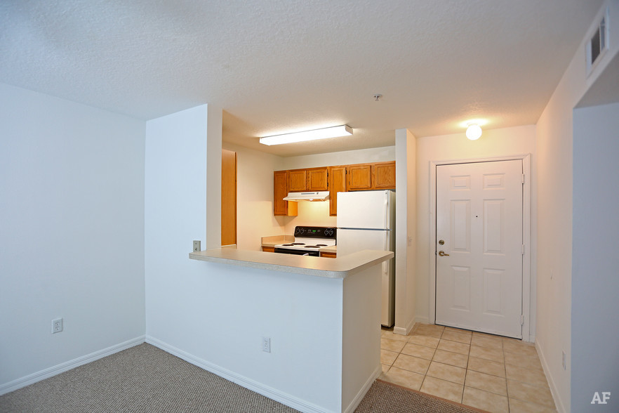 Covenant on the Lakes Senior Apartments 2214 S Rio Grande Ave, Orlando, FL 32805