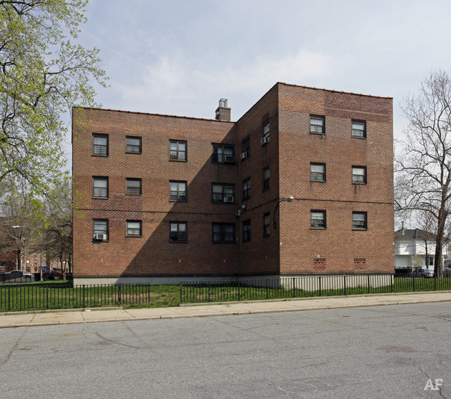 Mariners Harbor Houses