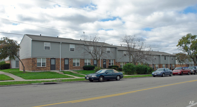 Summit Square Townhouses