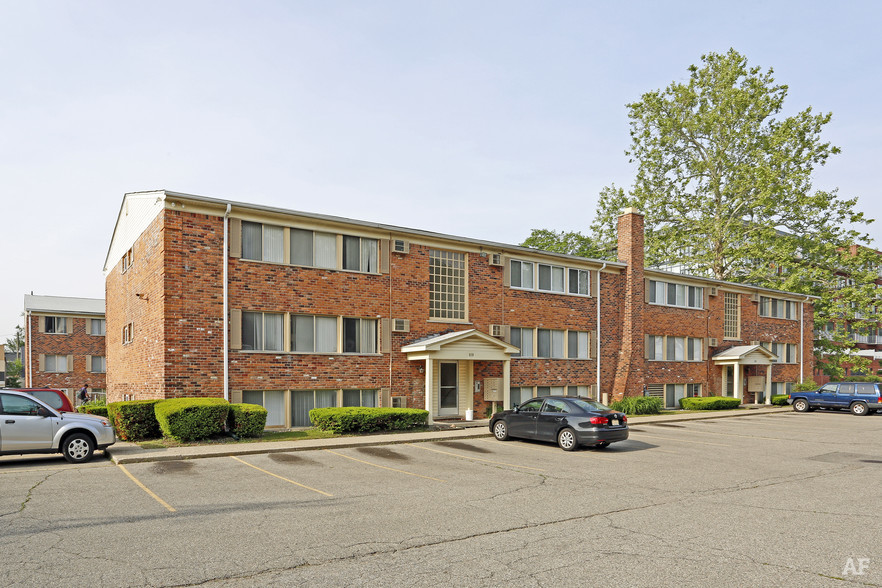 Wagon Wheel Apartments