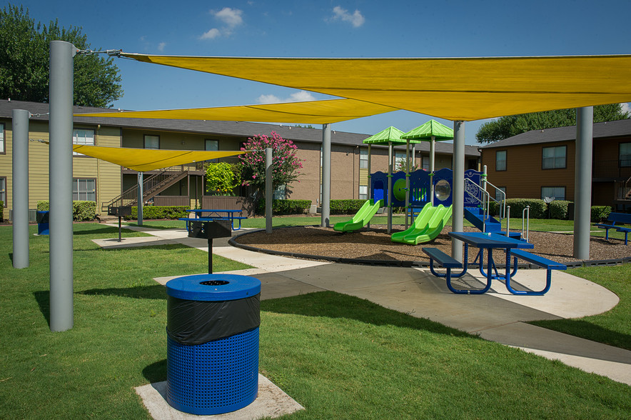 The Wilcox Apartment Homes 2400 S South Loop W, Houston, TX 77054