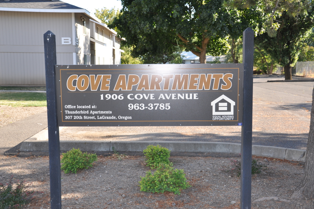 Cove Avenue Apartments
