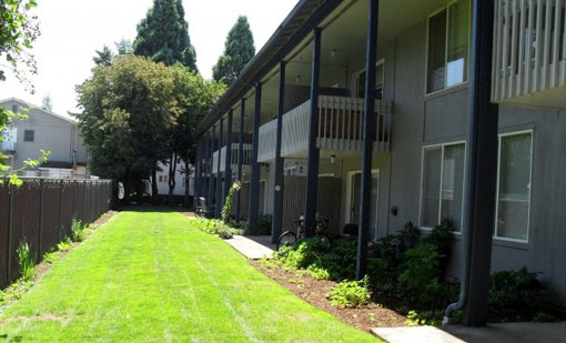 College Manor Apartments