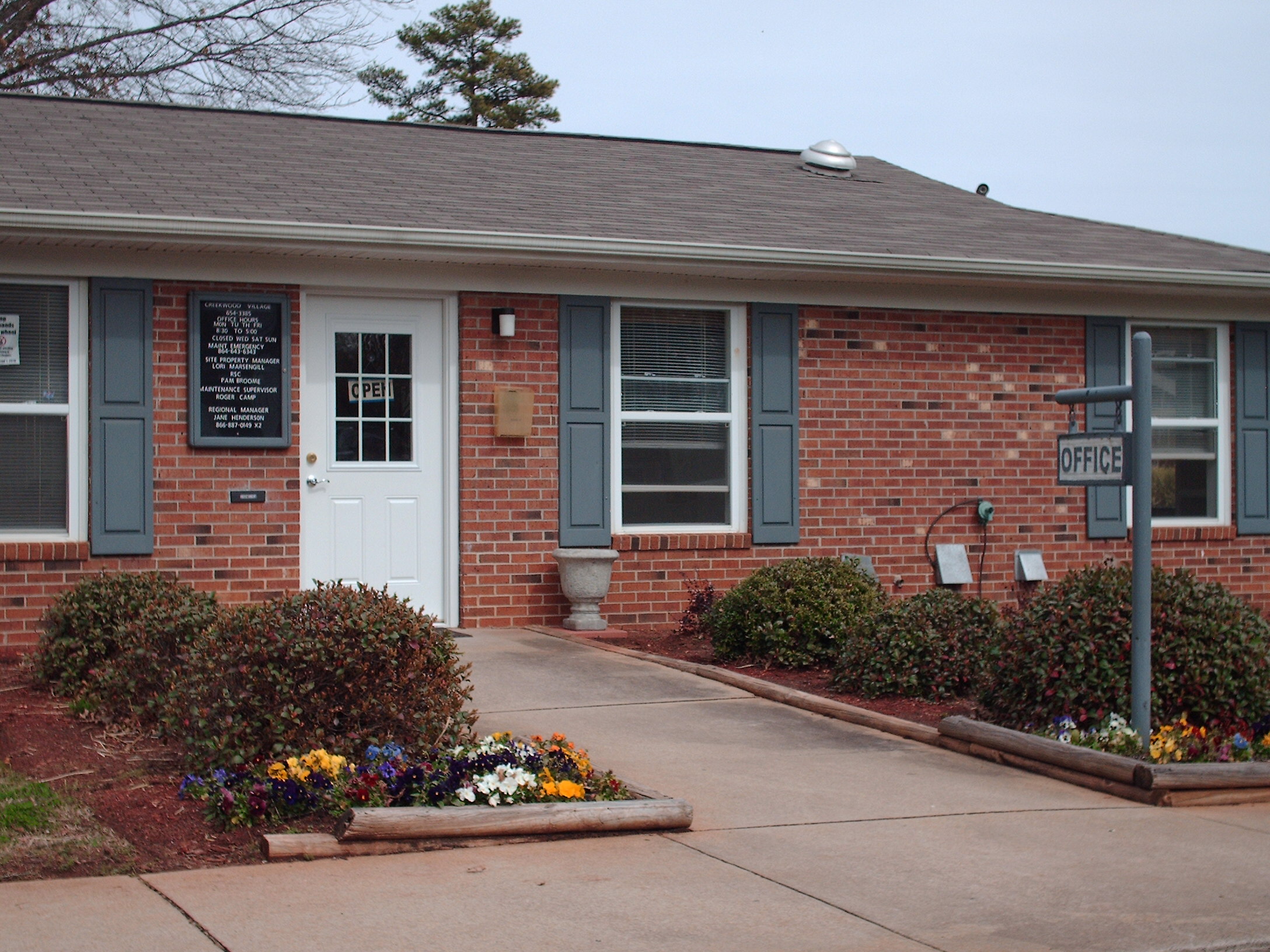 Creekwood Village Apartments