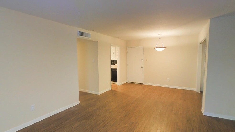 Avalon Square Apartments 2400 Westheimer Rd, Houston, TX 77098