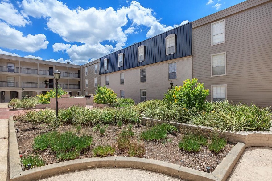 Avalon Square Apartments 2400 Westheimer Rd, Houston, TX 77098