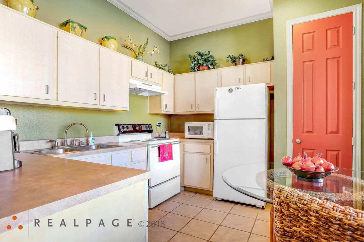 Plum Creek Townhomes 6969 South Loop E, Houston, TX 77087