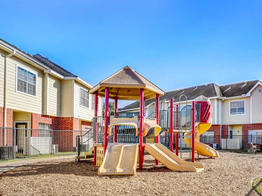 Plum Creek Townhomes 6969 South Loop E, Houston, TX 77087