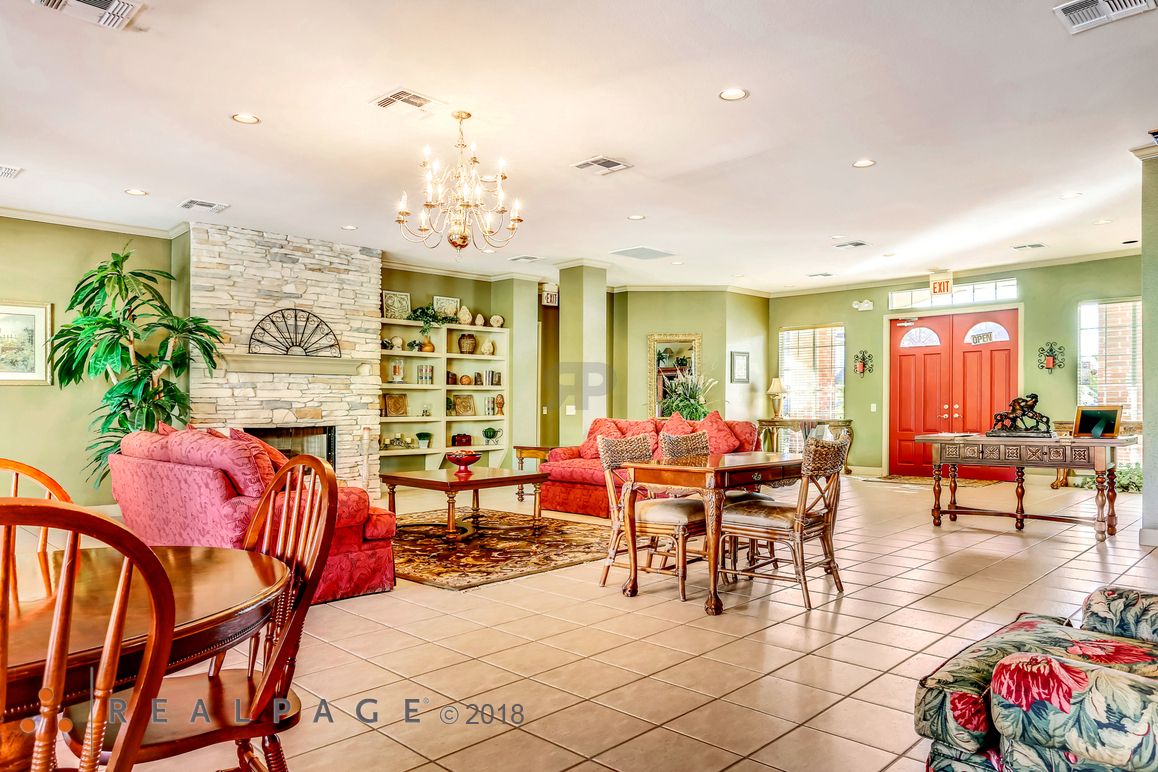 Plum Creek Townhomes 6969 South Loop E, Houston, TX 77087