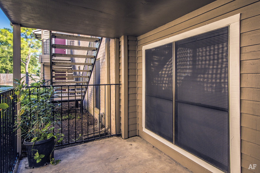 Miramar Apartments 13150 St, Houston, TX 77099