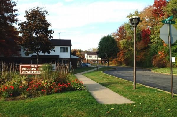 Willow Run Apartments - Akron Low Rent Public Housing