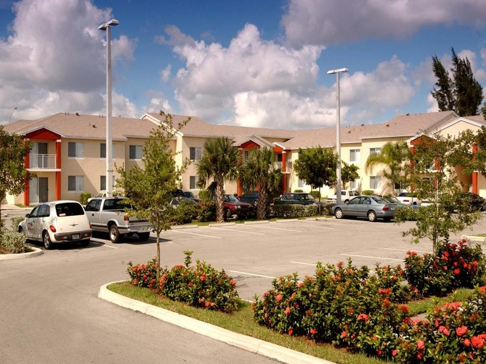 Douglas Pointe Apartments 3840 NW 183rd St, Miami Gardens, FL 33055