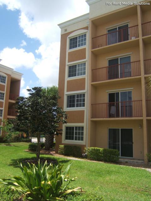 Colonial Park Apartments