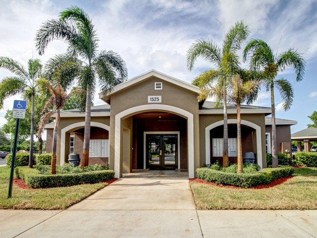 Regency Gardens Apartments - FL