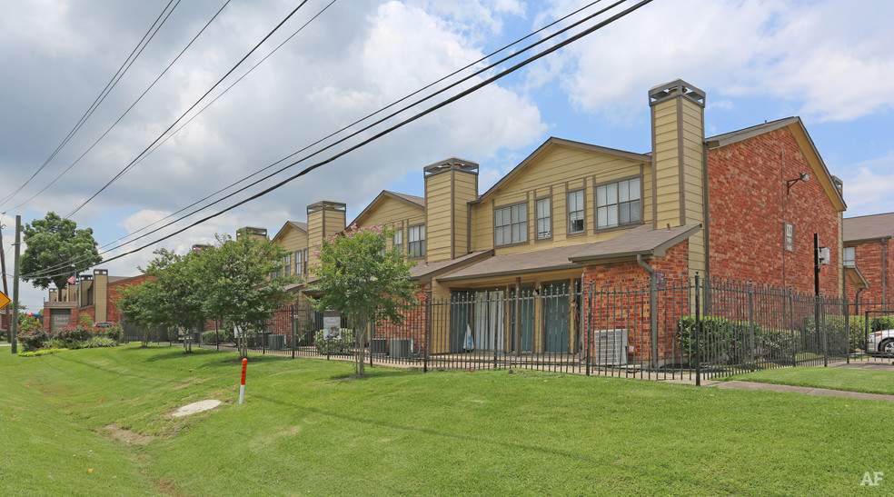 Dover Pointe 14445 Wallisville Rd, Houston, TX 77049