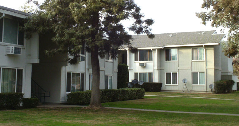 Woodlake Garden Apartments