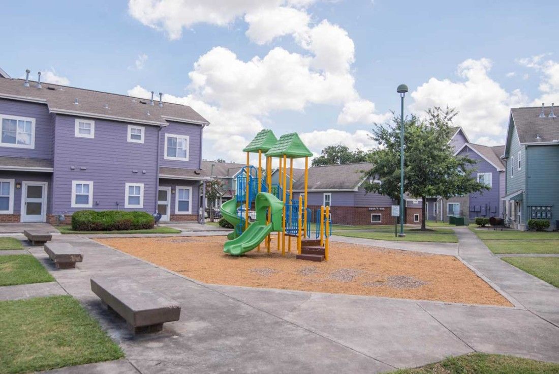 Historic Oaks of Allen Pkwy Village 1600 Allen Pkwy, Houston, TX 77019