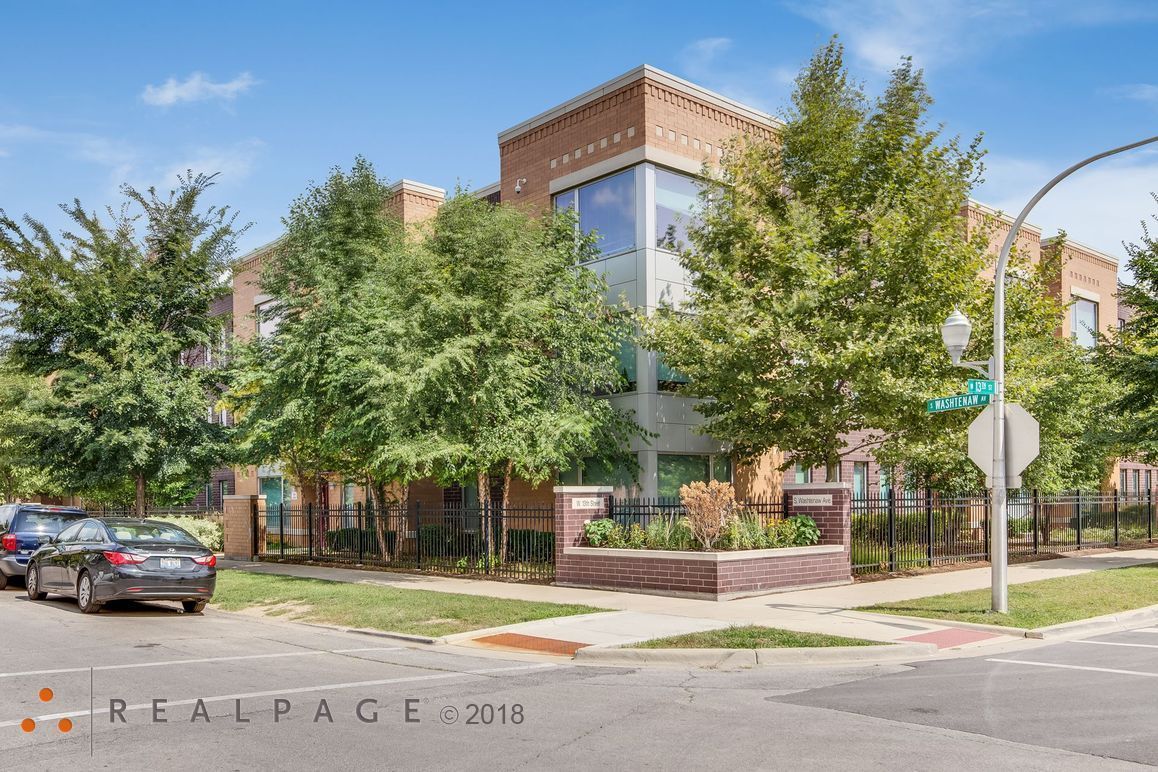 Park Douglas Chicago 2719 W Roosevelt Rd, Chicago, IL 60608