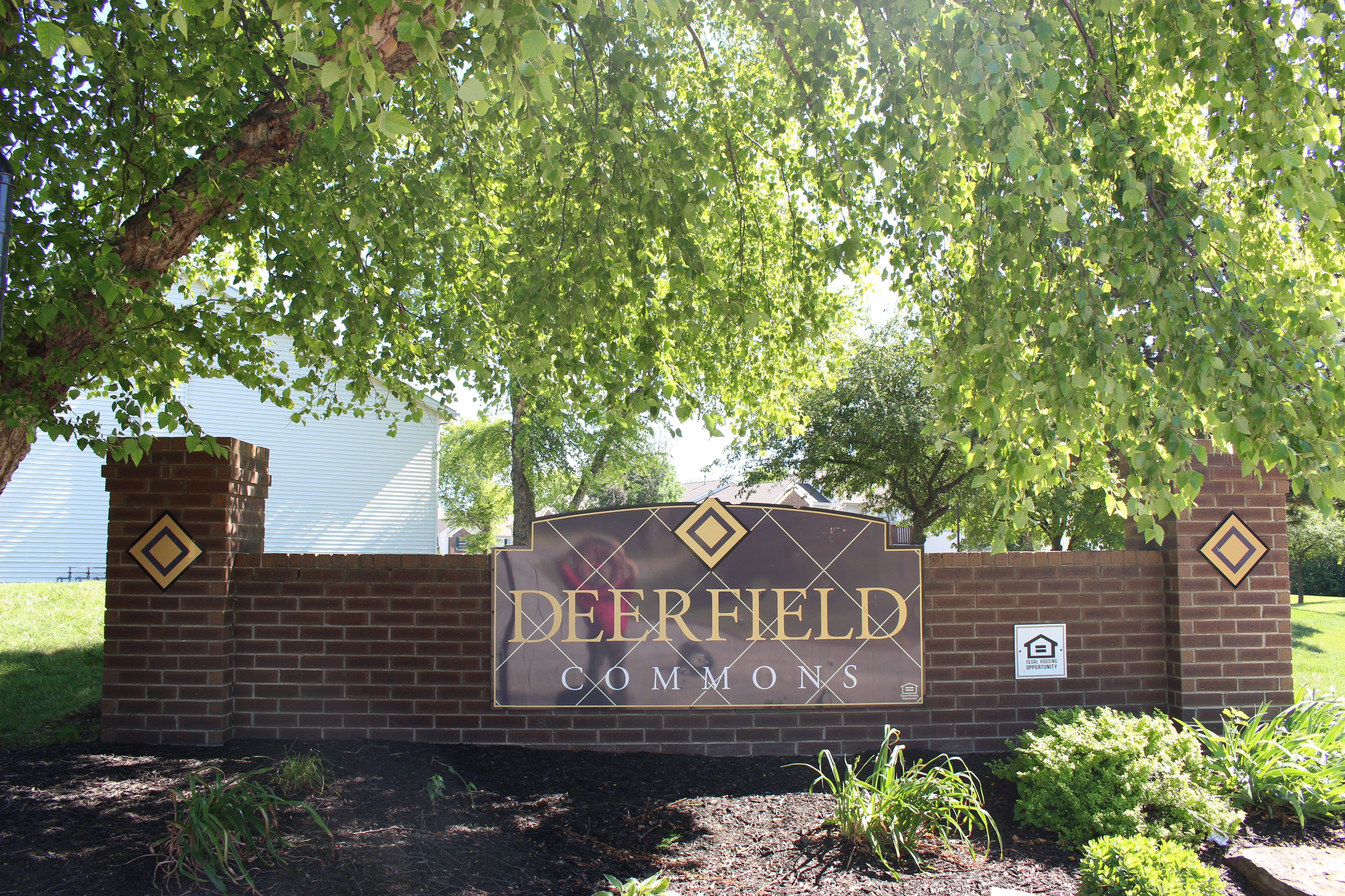 Deerfield Commons Apartments for Families