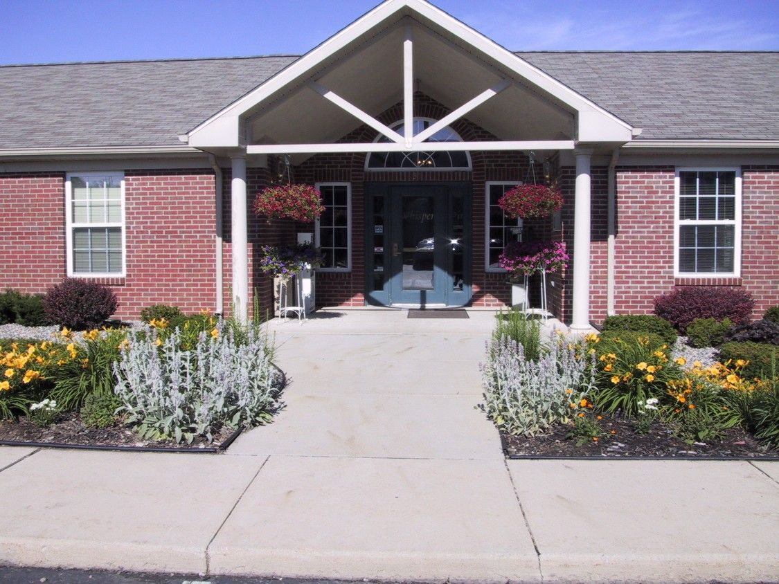 Whispering Pines Apartments - MI