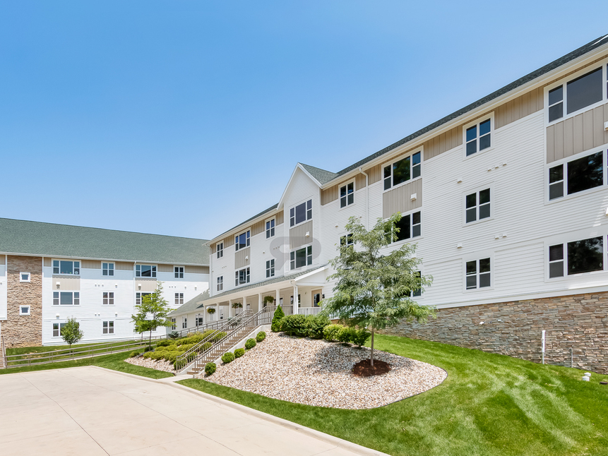 Cedar Crest Apartments for Families 1100 O Avenue NW , Cedar Rapids, IA 52405
