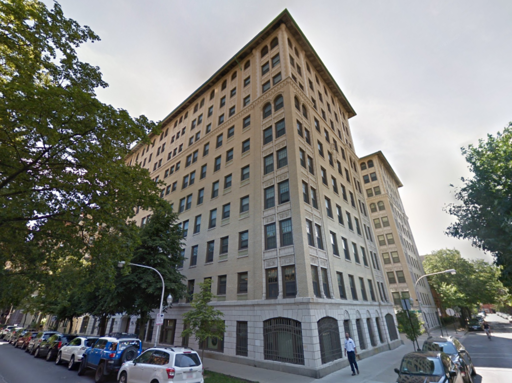 Britton Budd Apartments 501 W Surf St, Chicago, IL 60657