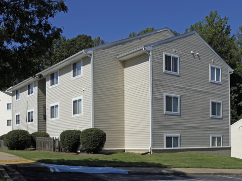 Colonial Ridge Apartments | 15101 Lorimer Rd, Colonial Heights, VA