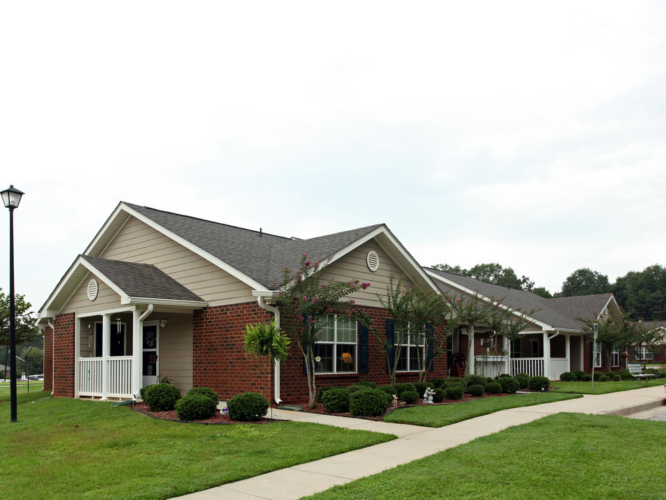 Belle Isle Apartments 18720 Us Highway 90, Robertsdale, AL 36567